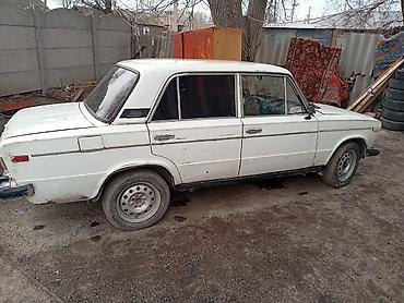 Audi: Audi 100: 1979 г., Седан — 8