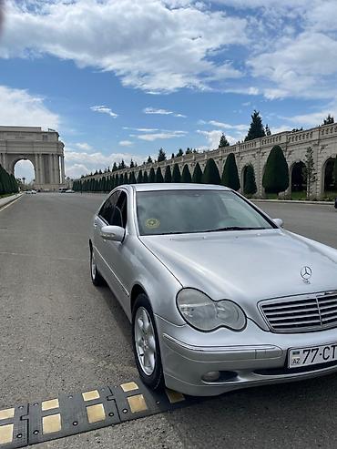 99 maşını: Mercedes-Benz 240: 2.4 l | 2000 il Sedan — 6