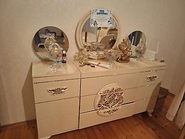 Komodlar: Klassik üslubda krem rəngli makiyaj/komod dəsti. - Material: MDF — 1