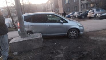 фит 2 поколения: Honda Fit: 2003 г., 1.3 л, Вариатор, Бензин, Хэтчбэк