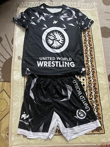 Спортивный комплект для борьбы United World Wrestling - Состав