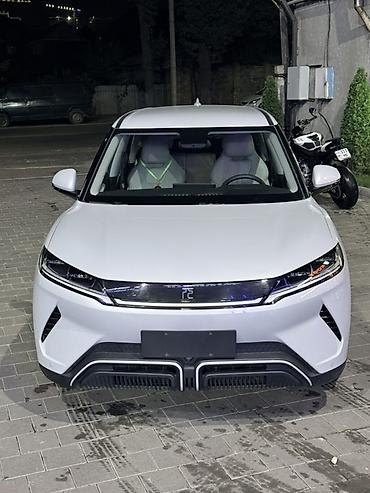 wuling mini ev: BYD E2: 2024 г., Автомат, Электромобиль, Кроссовер — 3
