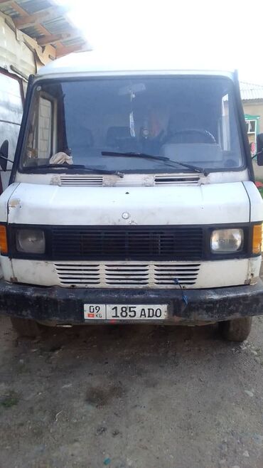 радиатор отопление: Mercedes-Benz : 1990 г., 2.9 л, Автомат, Дизель, Минивэн