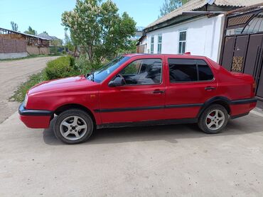 машына вента: Volkswagen Vento: 1992 г., 1.8 л, Механика, Бензин, Седан