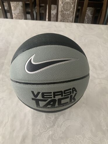 футболний мяч: Баскетбольный мяч новый +
Насос бесплатно