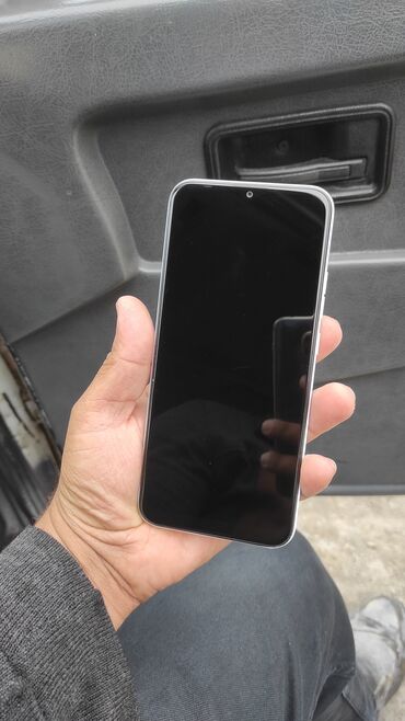 200 manatliq telefonlar: Tecno Spark 6, 2 GB, цвет - Белый, Сенсорный, Отпечаток пальца, Две SIM карты