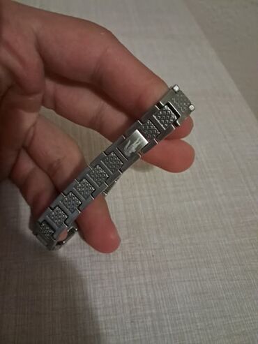 Narukvice: Narukvica Lacoste hirurški čelik
Cena:2200din na lalafo.rs — 2 Narukvice: Narukvica Lacoste hirurški čelik
Cena:2200din — 2