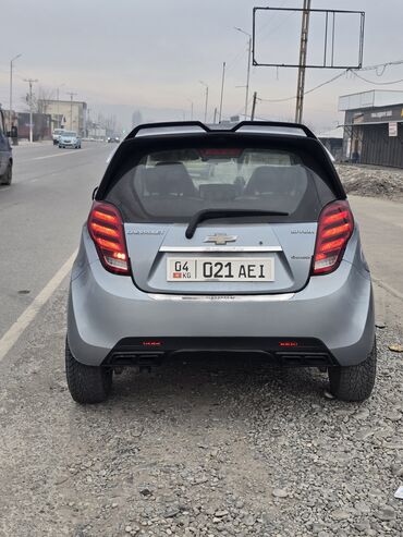 Chevrolet: Chevrolet Spark: 2011 г., 1 л, Механика, Газ, Хэтчбэк — 4