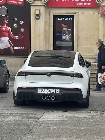 tesla model x: Elektrikli fastback sedan – ağ rəng, aerodinamik kupe xətli kuzov — 6