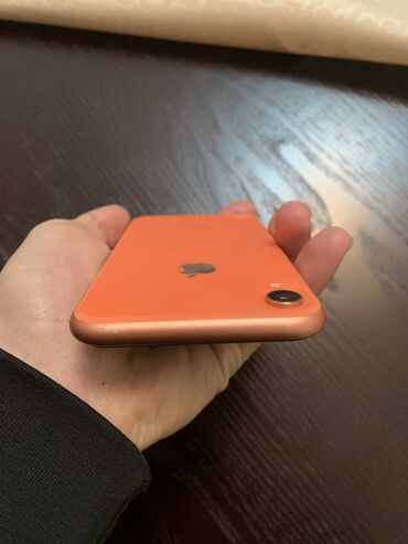 Apple iPhone: IPhone Xr, 64 ГБ, Зарядное устройство, Защитное стекло, Чехол, 80 %