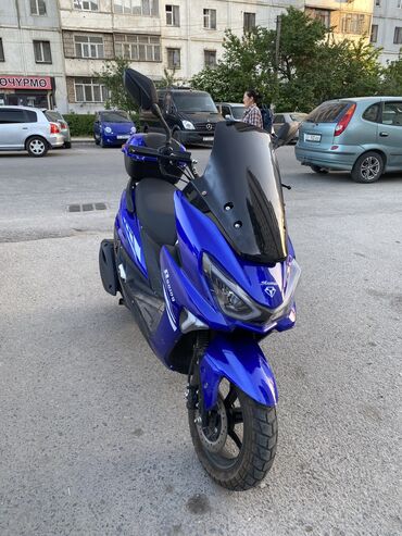Скутеры: Макси скутер Yamaha, 160 куб. см, Бензин, Б/у