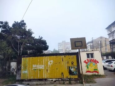 Qaraj satılır: 30 kv. m, 5 * 12 * 4 Kommunal xətlər qoşulmayıb