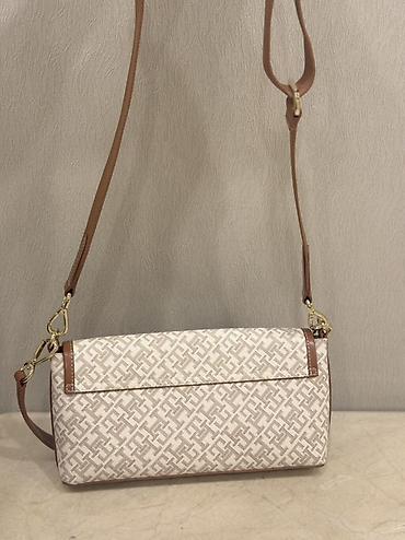 phardi canta: Tommy Hilfiger çiyin/çapraz çanta - Rəng: bej tonlarında monoqram — 1