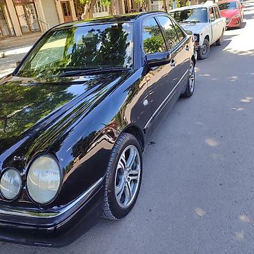 bmw e60 stop: Mercedes-Benz E-Class (W210) sedan – qara rəng, 4 qapı — 3