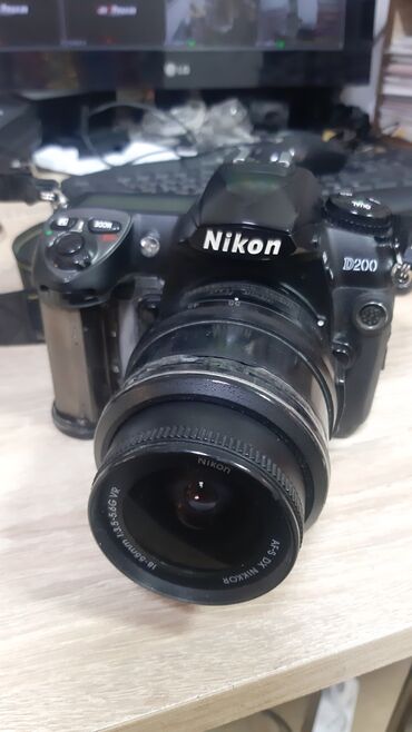 Fotokameralar: Nikon D200 heç bir problemi yoxdur sadəcə adapdırı yanıb 3x4 şəkil