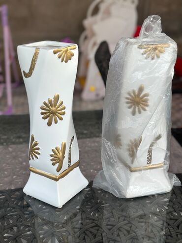Qazanlar: Gül qabları yeni 3 ederdi biri 15 azn