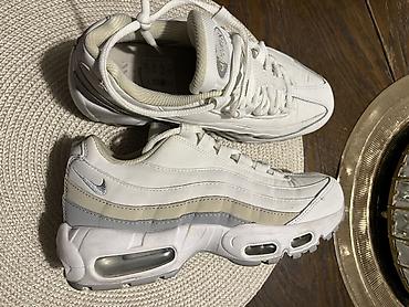nike pertle: Nike Air Max 95 patike – bela/siva paleta - Model: Air Max 95 - Boje — 1