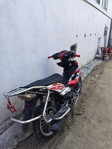 2 tekerli scooter: Skuter/Səfər mopedi – off-road təkərlərli - Korpus: qırmızı-ağ rəng — 1