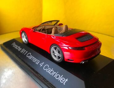 Avtomobil modelləri: Kolleksiya ücün avtomobil modeli Porsche 911 991 Carrera 4 cabriolet — 17
