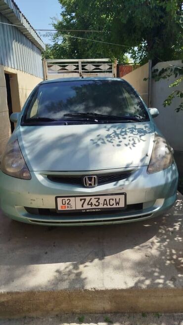 срочно продаю в связи с переездом: Honda Jazz: 2002 г., 1.3 л, Механика, Бензин, Хетчбек