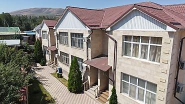 Продажа таунхаусов: **🏛 Престиж и безопасность — рядом с Госрезиденцией, Бишкек** — 1