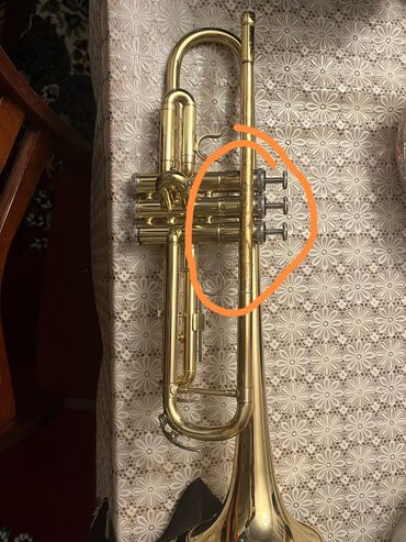 Trubalar: Yamaha truba + ağızlıq - Marka/model: Yamaha (borunun zəng hissəsində — 9