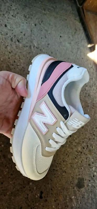prolecne cipele: New balance, zenski model
Novi modeli 💋
Brojevi 36-41
Cena 3.600 din — 3