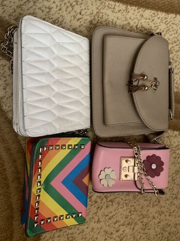 туалетная, парфюмированная вода: Qadın çanta dəsti – 4 fərqli model
Hamısı birlikdə 12 azn