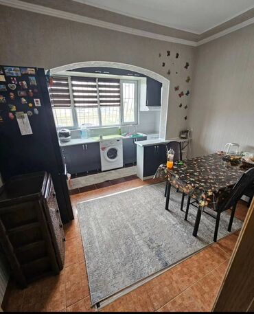 сдаю квартиру микрорайон кокжар: 2 бөлмө, 67 кв. м, 108-серия, 1 кабат, Евроремонт