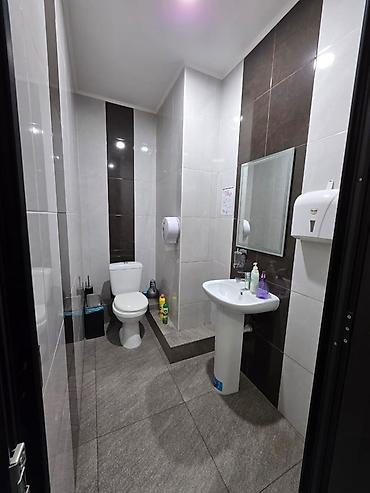 Аренда помещений свободного назначения: Сдается 2 этажное коммерческое помещение 540 кв м Адрес - — 15