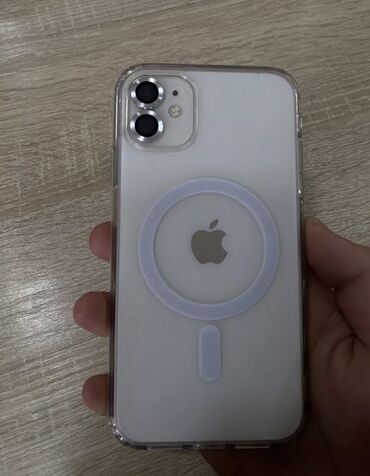 ipod shuffle 4: IPhone 11, Б/у, 64 ГБ, Белый, Защитное стекло, Чехол, 83 %