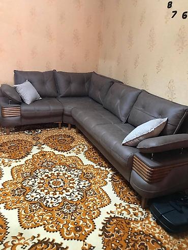 i̇şlənmiş divanlar: Künc divan, İşlənmiş, Açılan, Bazalı, Parça, Çatdırılma yoxdur — 1