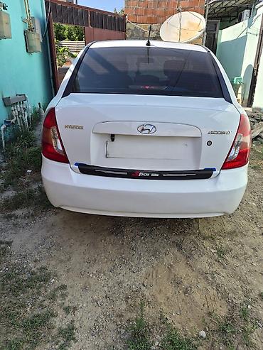 prius teker: Hyundai Accent: 1.4 l | 2009 il Sedan — 3