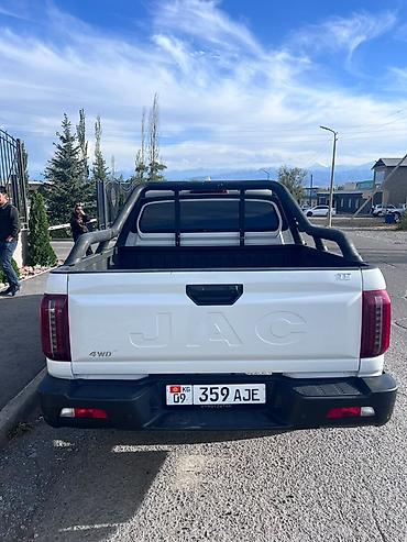 JAC: JAC : 2023 г., 2 л, Автомат, Бензин, Пикап — 3