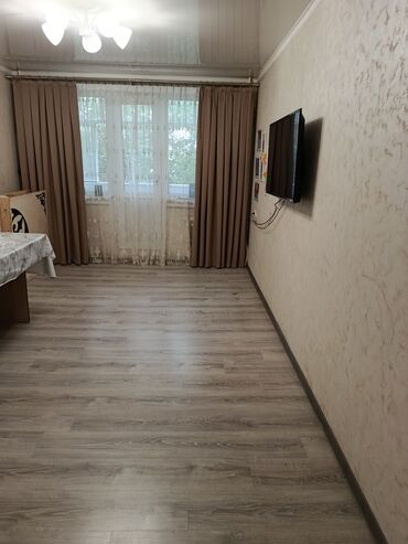 квартиры баят: 3 бөлмө, 58 кв. м, 104-серия, 3 кабат, Косметикалык ремонт