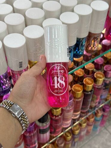 Šminka: Sminka na veliko i malo
mn — 19