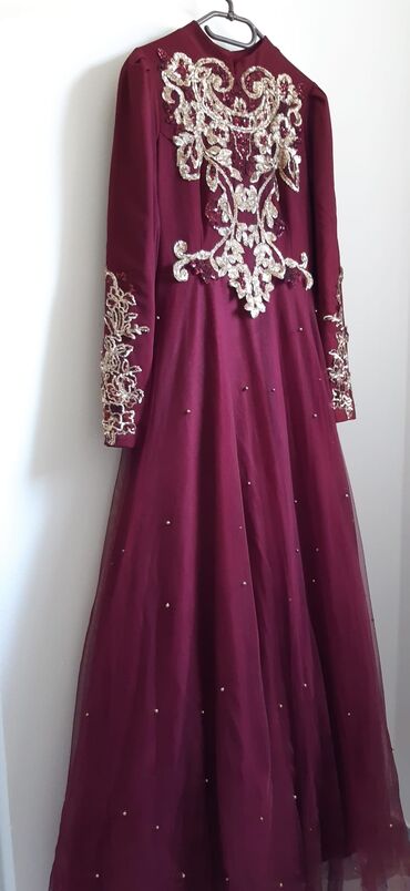 rabljene svečane haljine: Haljina na prodaju vel. 38 br. Cena 50 evra