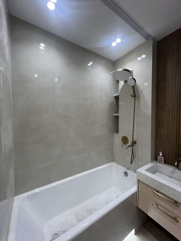 Укладка плитки: Подготовка стен для укладки, Подготовка стен для грунтовки, Резка плитки | Керамическая плитка, Керамогранитая плитка, Мозаичная плитка | Вертикальная укладка, Диагональная укладка, Горизонтальная укладка Больше 6 лет опыта — 6