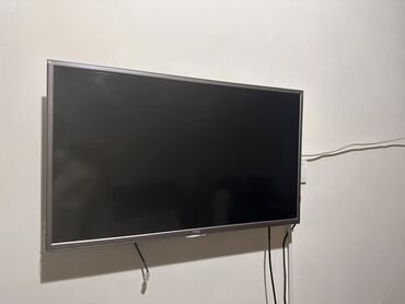 корпусы для компьютера: Телевизор TCL, диагональ около 40–43". Тонкая серебристая рамка