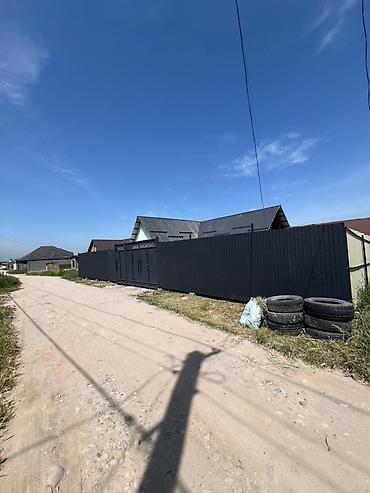 Продажа коттеджей и домов: 💫 Продаётся большой дом !!! 💫 Район : Кунтуу 📐 Площадь: 5 соток 📐 — 5