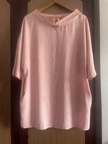 biserli koynekler: Açıq pudra rəngində qadın bluzu/tunika - Model: oversize kəsim, rahat