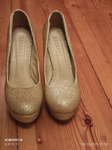 Tuflilər: Qadın ayaqqabıları – 2 cüt 1) Qırmızı klassik tufli - Material: zamşa — 9