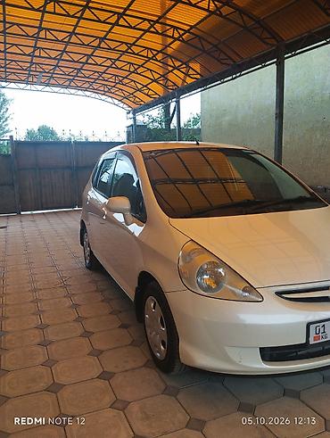 Унаа сатуу: Honda Fit: 2002 г., 1.3 л, Бензин, Хетчбек — 3