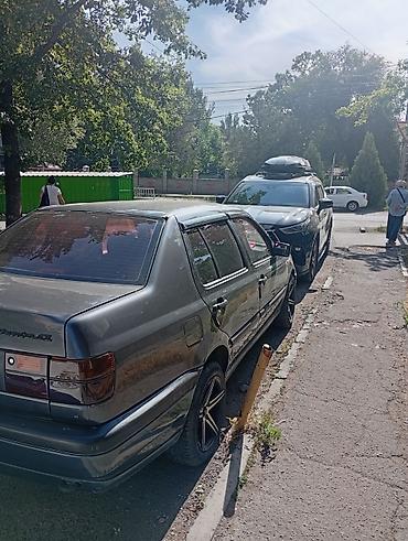 vento: Volkswagen Vento: 1993 г., 1.8 л, Механика, Бензин, Седан — 3