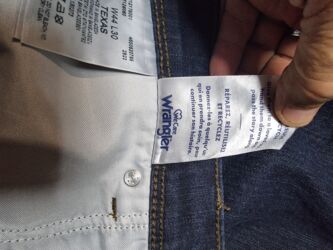 Джинсы: Wrangler джинсы. ОРИГИНАЛ. КЛАСИКА. ПРЯМЫЕ. Тёмно синий. 100% at lalafo.kg — 18 Джинсы: Wrangler джинсы. ОРИГИНАЛ. КЛАСИКА. ПРЯМЫЕ. Тёмно синий. 100% — 18