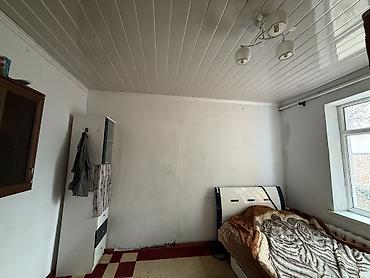 Продажа коттеджей и домов: Продаю дом с участком по ул.Куренкеева/Т.Молдо, р-н Церкви, участок — 14