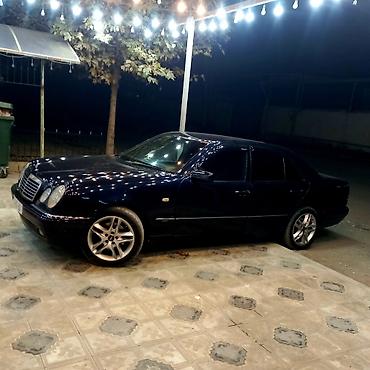 Mercedes-Benz: Mercedes-Benz E-Class: 3.2 l | 2000 il Sedan — 8