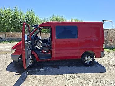 адмен спринтер: Mercedes-Benz Sprinter 311 CDI, короткая база, красный фургон. Кузов — 8
