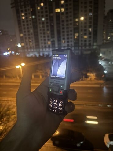 redmi telfon: Nokia 6700 Slide, < 2 ГБ, цвет - Серебристый, Кнопочный