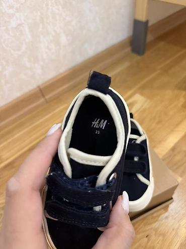 adidas x: H&M кеды 
Как новые 
Размер 23
Цена 10 — 5
